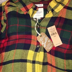 American Eagle woman’s ahh-mazing soft flannel